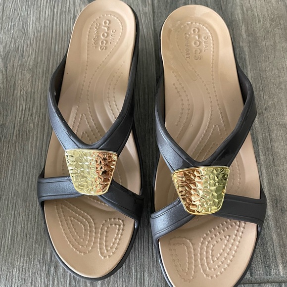 CROCS Women's Black Sandals with Gold Accent - Picture 1 of 8